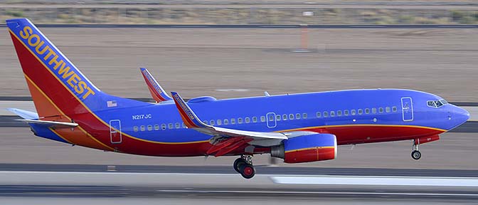 Air Traffic at Phoenix Sky Harbor, April 5, 2015